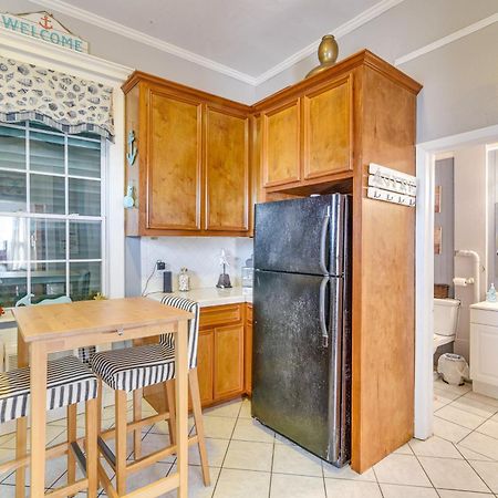 Coastal Galveston Studio About 1 Mi To Beach! Exterior photo