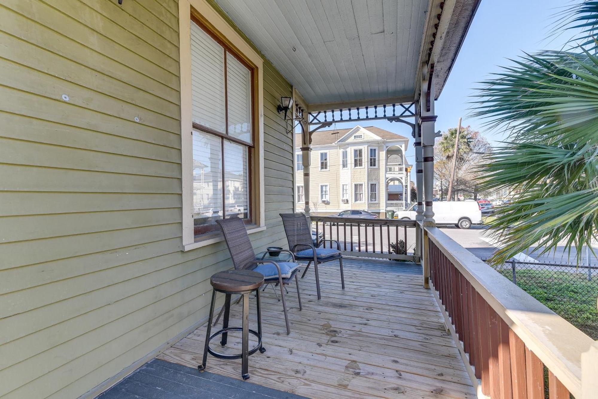 Coastal Galveston Studio About 1 Mi To Beach! Exterior photo